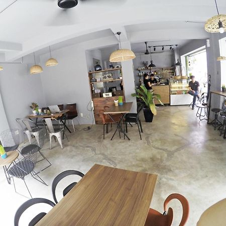 Happy Coffee Guesthouse Хошимин Экстерьер фото